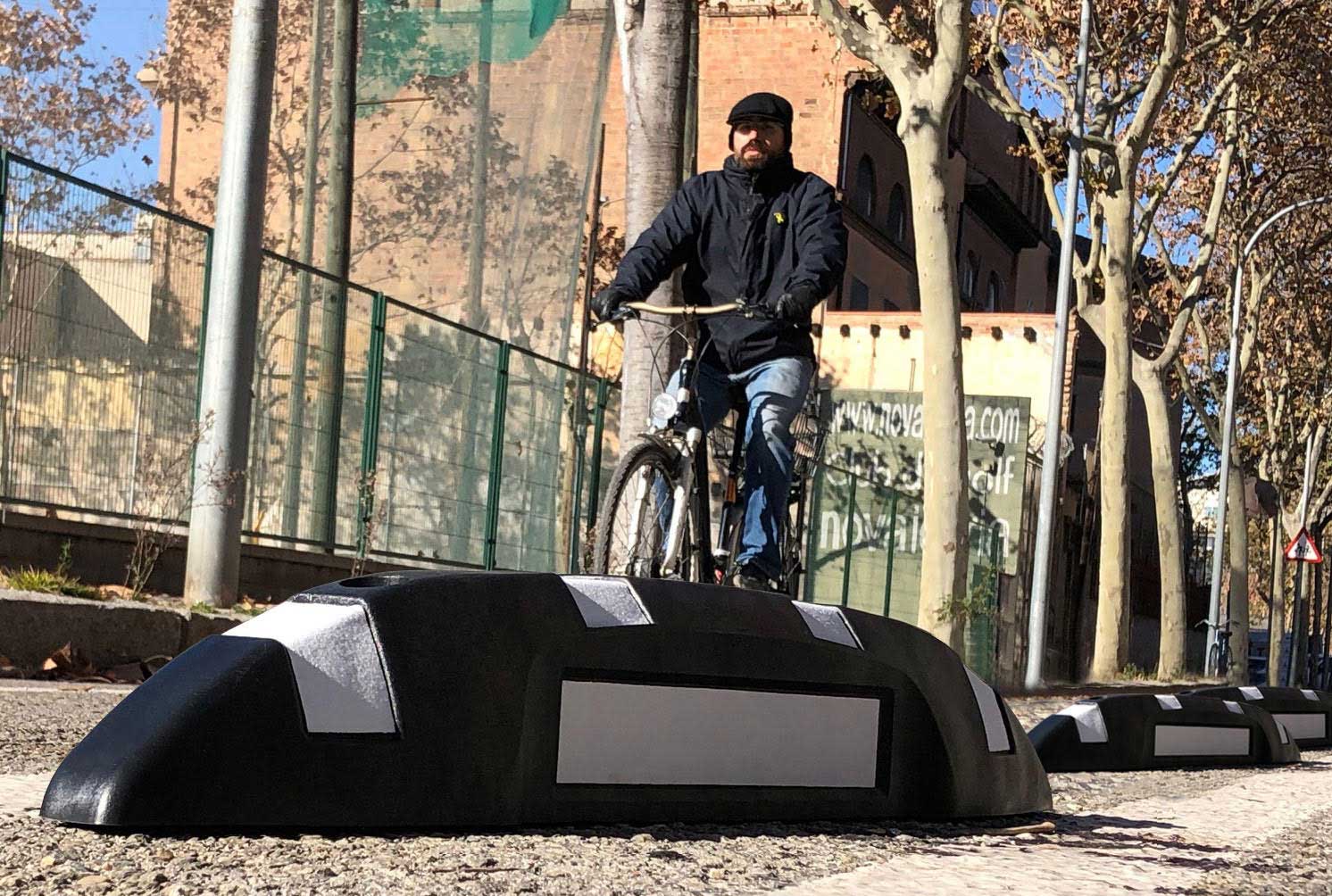 CONFINADORES PARA CICLOVÍAS EN CIUDADES CON UNA CULTURA VIAL EMERGENTE