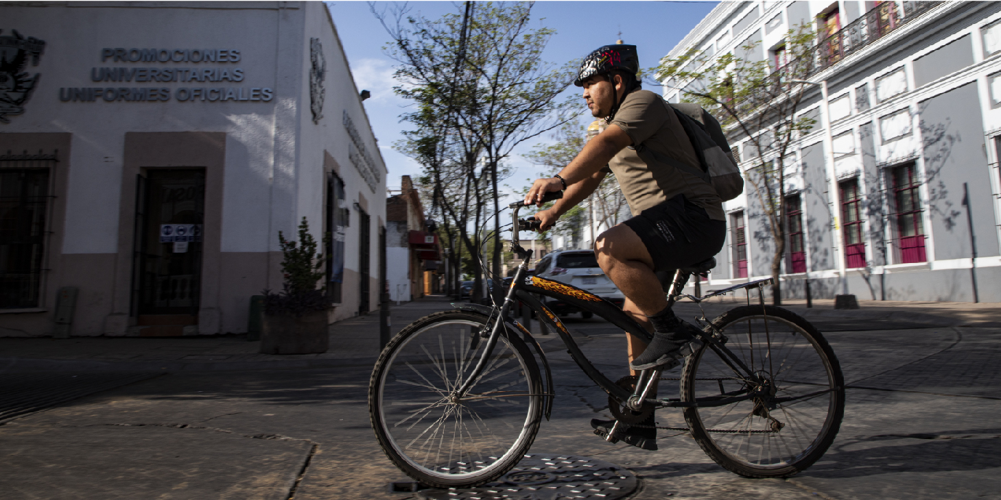 Óscar Urquidy, el estudiante choixcense que encontró en la bici un modo de transporte que suple sus necesidades