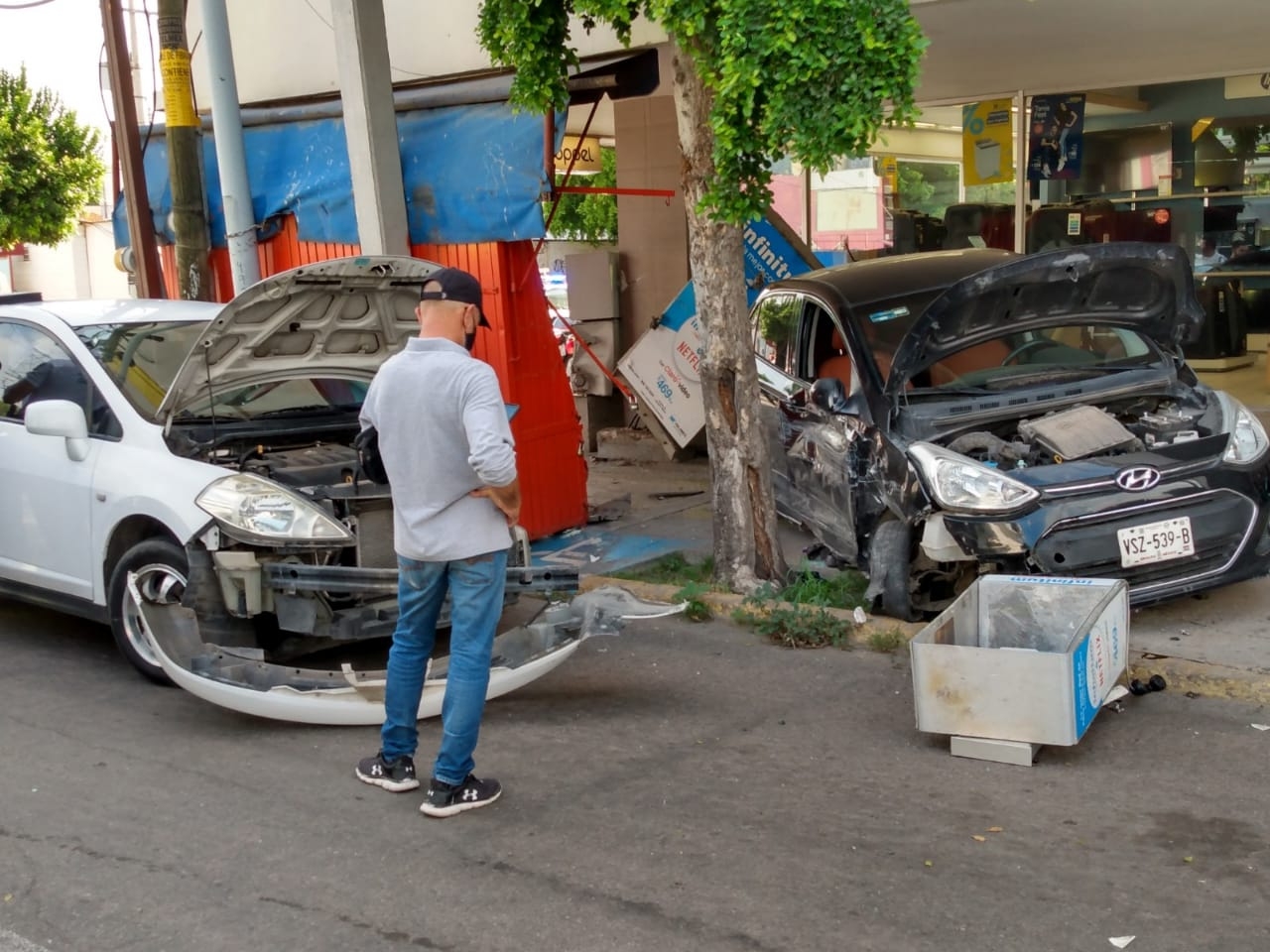DESARROLLO URBANO CENTRADO EN EL AUTOMÓVIL PONE EN RIESGO LA VIDA DE LOS PEATONES EN CALLES -Y BANQUETAS- DE CULIACÁN